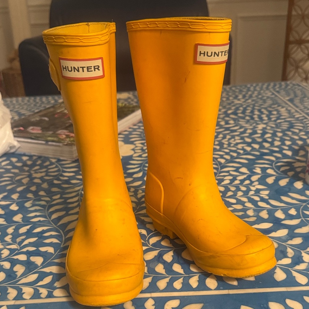 Hunter yellow rain boots. Us Sz 1